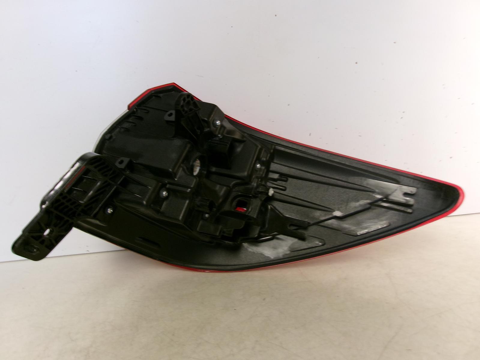 2015 2016 2017 2018 Subaru Outback Driver Led Outer Quarter Panel Tail Light Oem