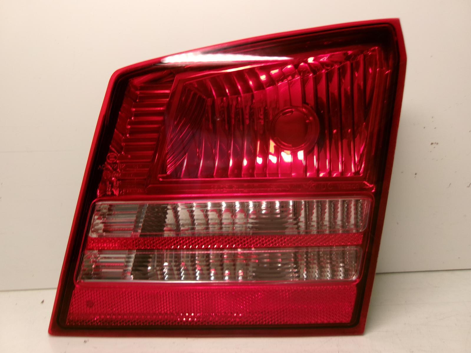 2009 - 2020 Dodge Journey Passenger Rh Inner Incandescent Lid Tail Light OEM - 0