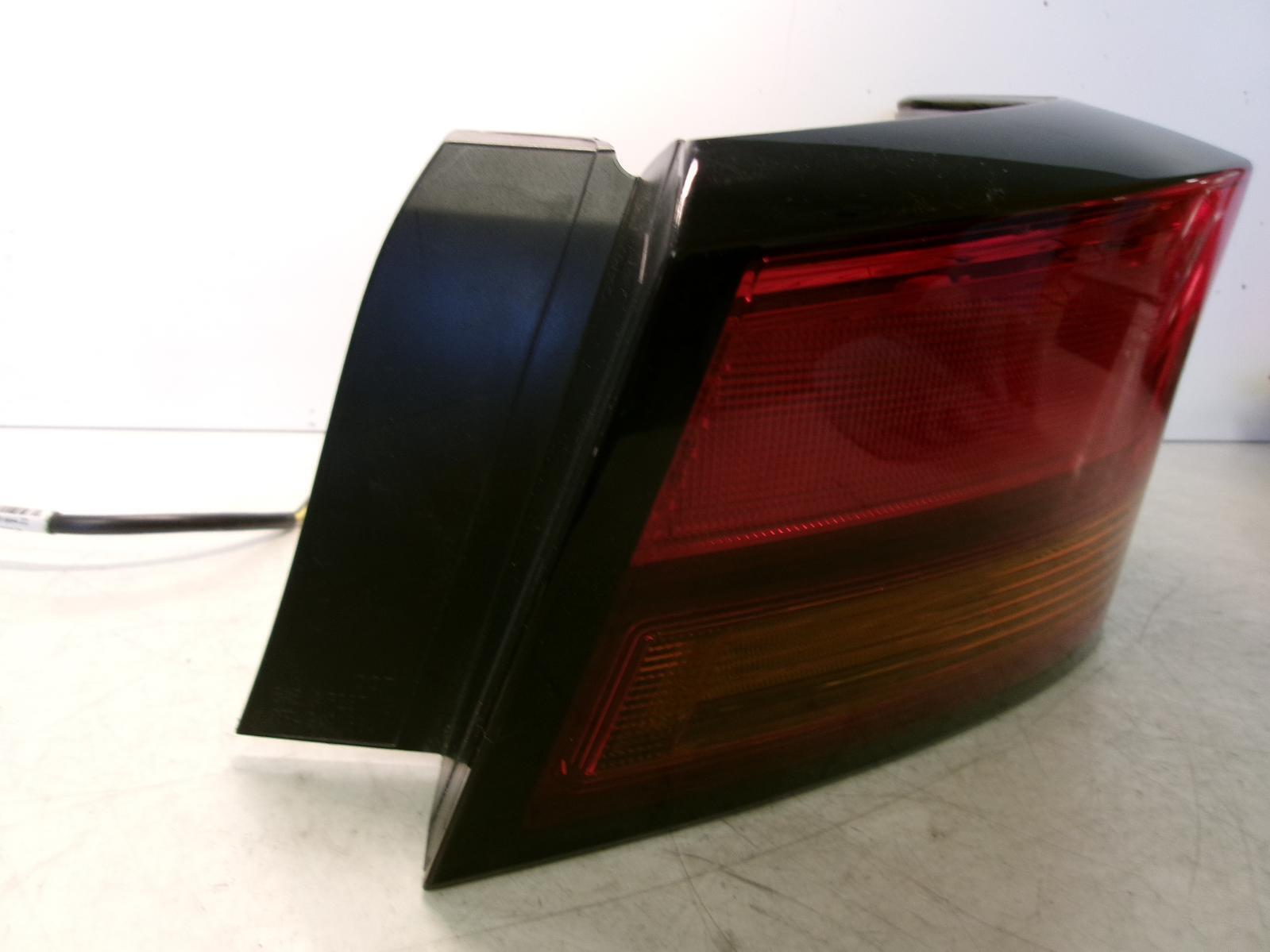 2019 - 2023 Nissan Altima Passenger Rh Outer Quarter Panel Tail Light OEM