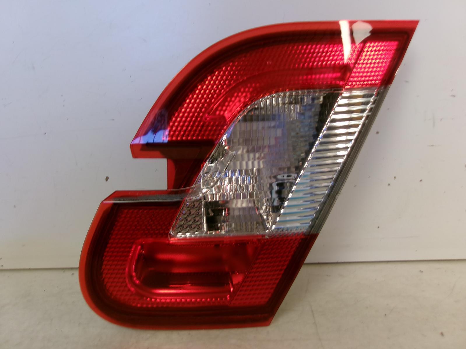 2010 2011 2012 Ford Taurus Passenger RH Inner Lid Tail Light OEM