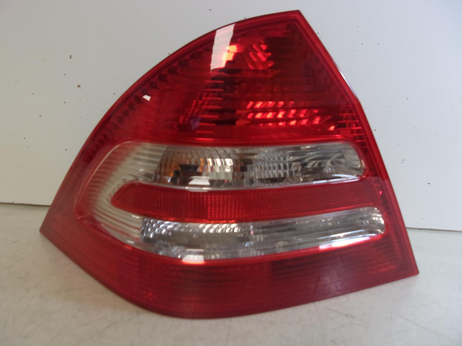 2005 2006 2007 Mercedes C-Class Sedan Driver LH Tail Light OEM