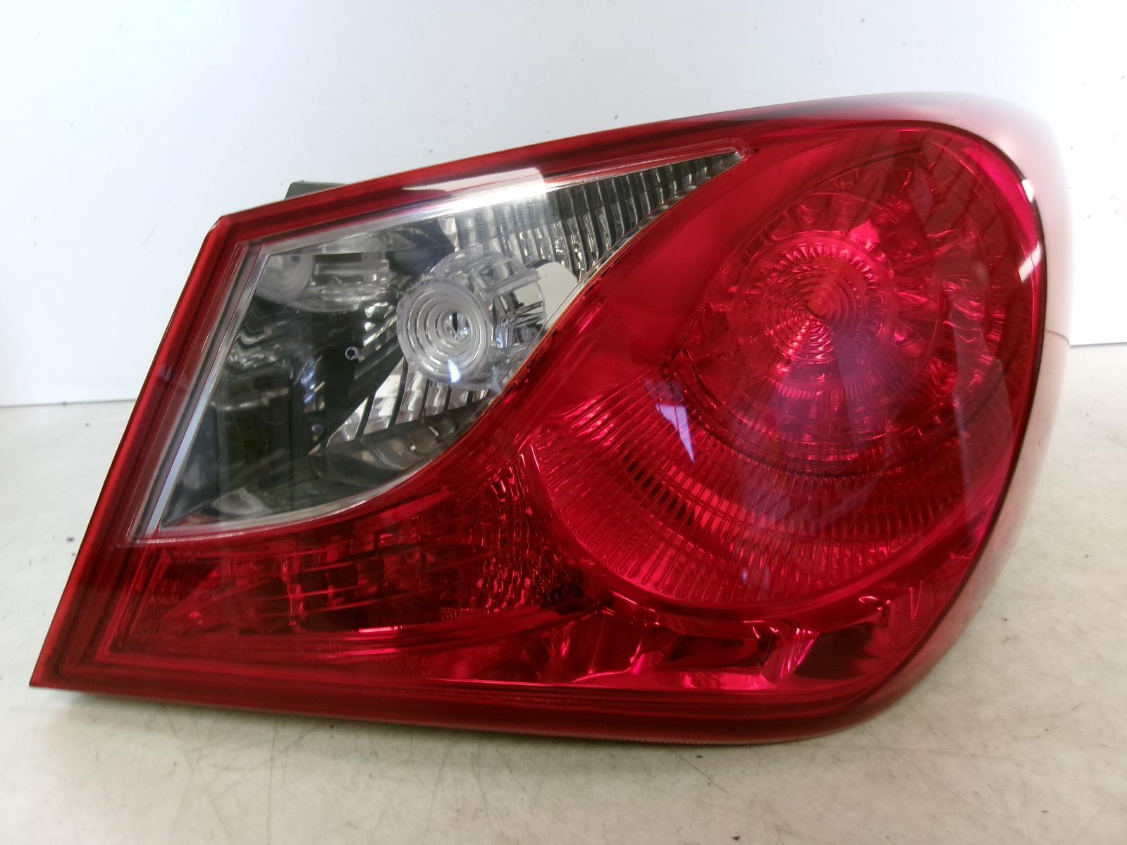 Fits 2011 - 2014 Hyundai Sonata Passenger RH Incandescent Outer Tail Light - TYC