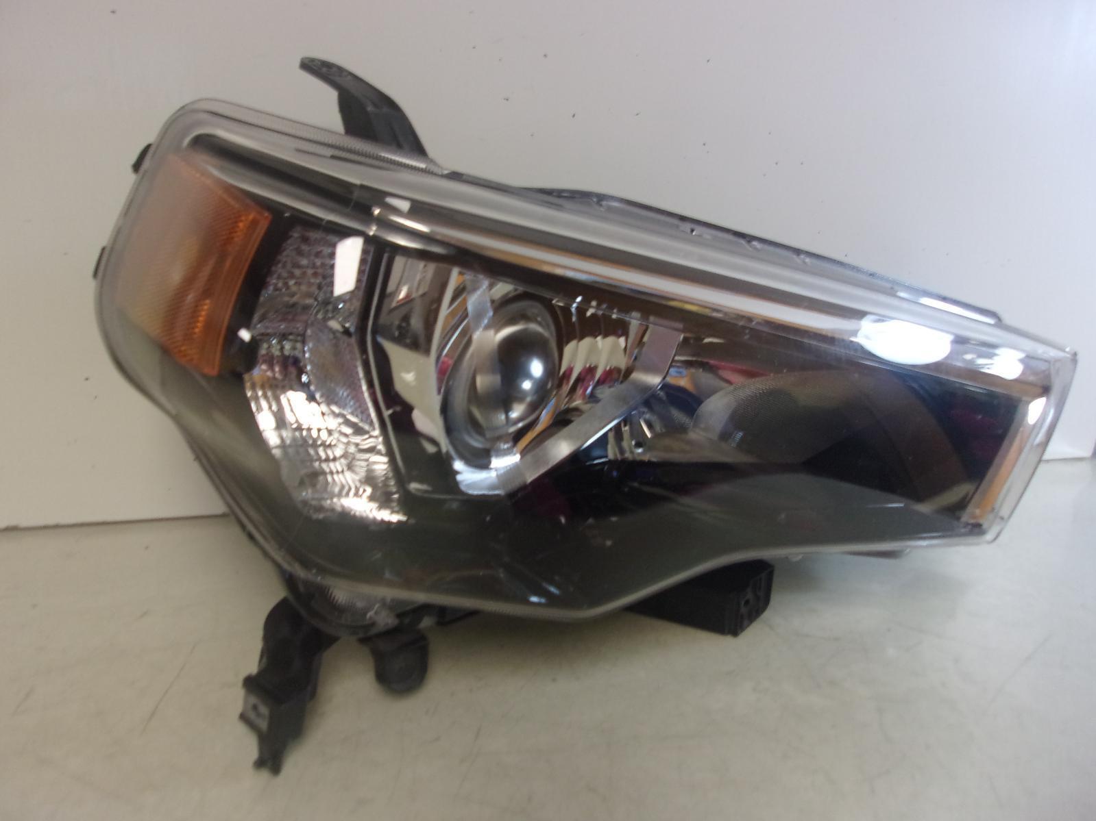 2014 - 2020 Toyota 4 Runner Passenger Rh Halogen Headlight OEM - 0