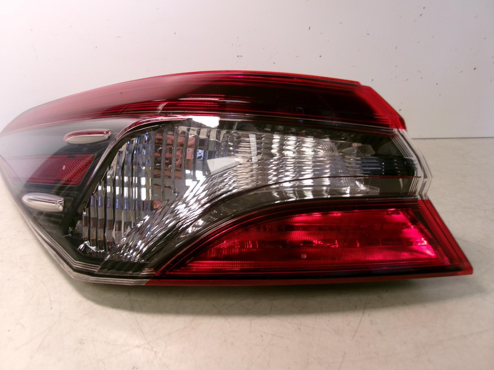 2018 2019 Toyota Camry Driver Lh Incandescent Outer Tail Light OEM - 0