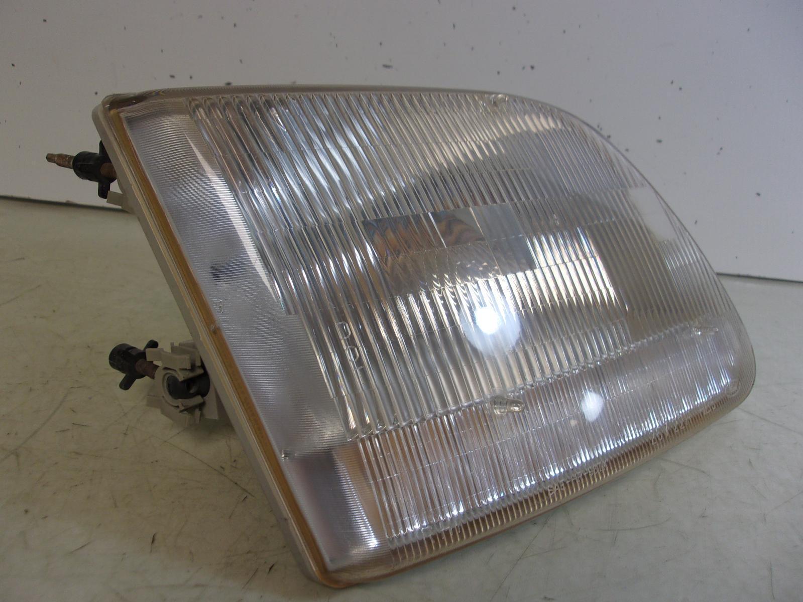 1997-2002 Ford Expedition 1997-2004 F150 1997-1999 F250 RH Headlight OEM - 0