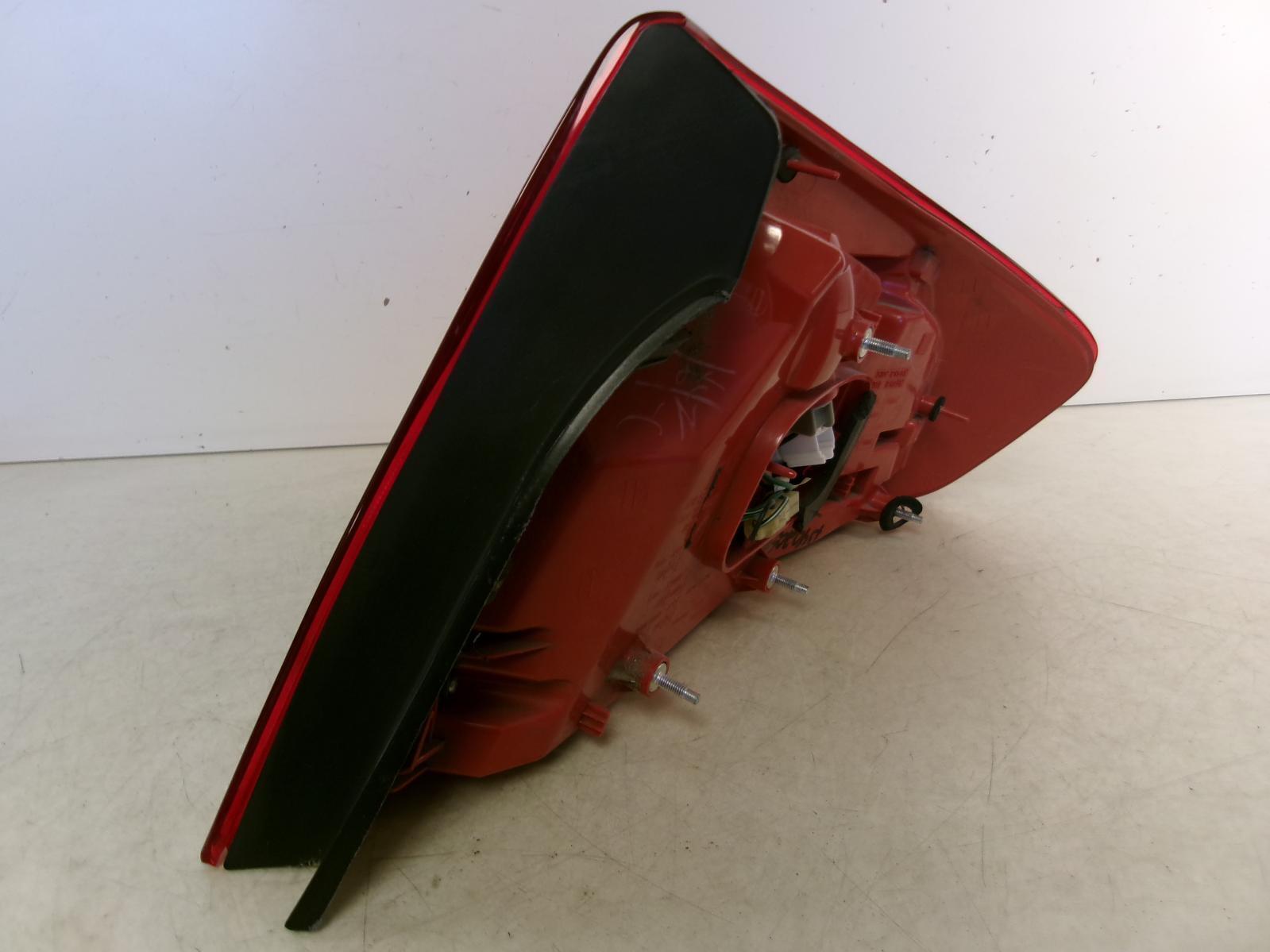 2005 2006 Infiniti G35 Sedan Driver Lh Outer Quarter Panel Tail Light OEM