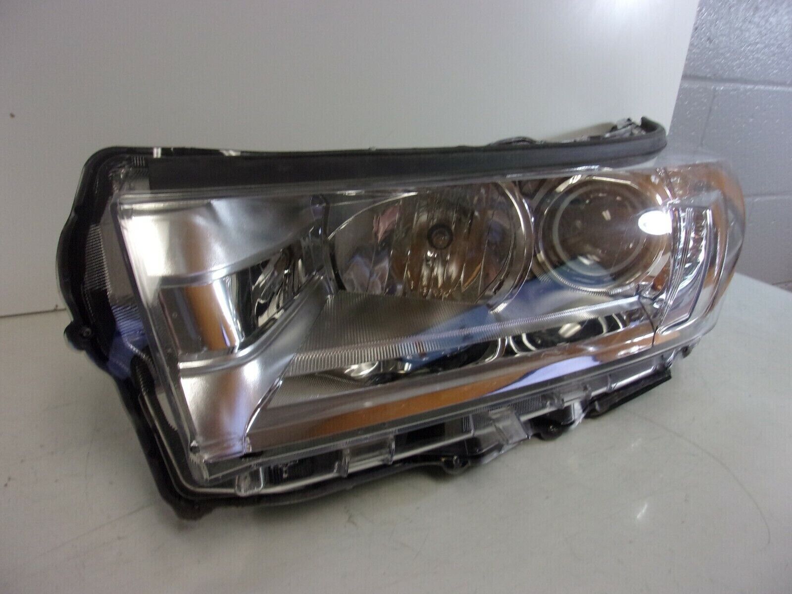 2017 2018 2019 Toyota Highlander Driver Lh Halogen Headlight OEM - 0