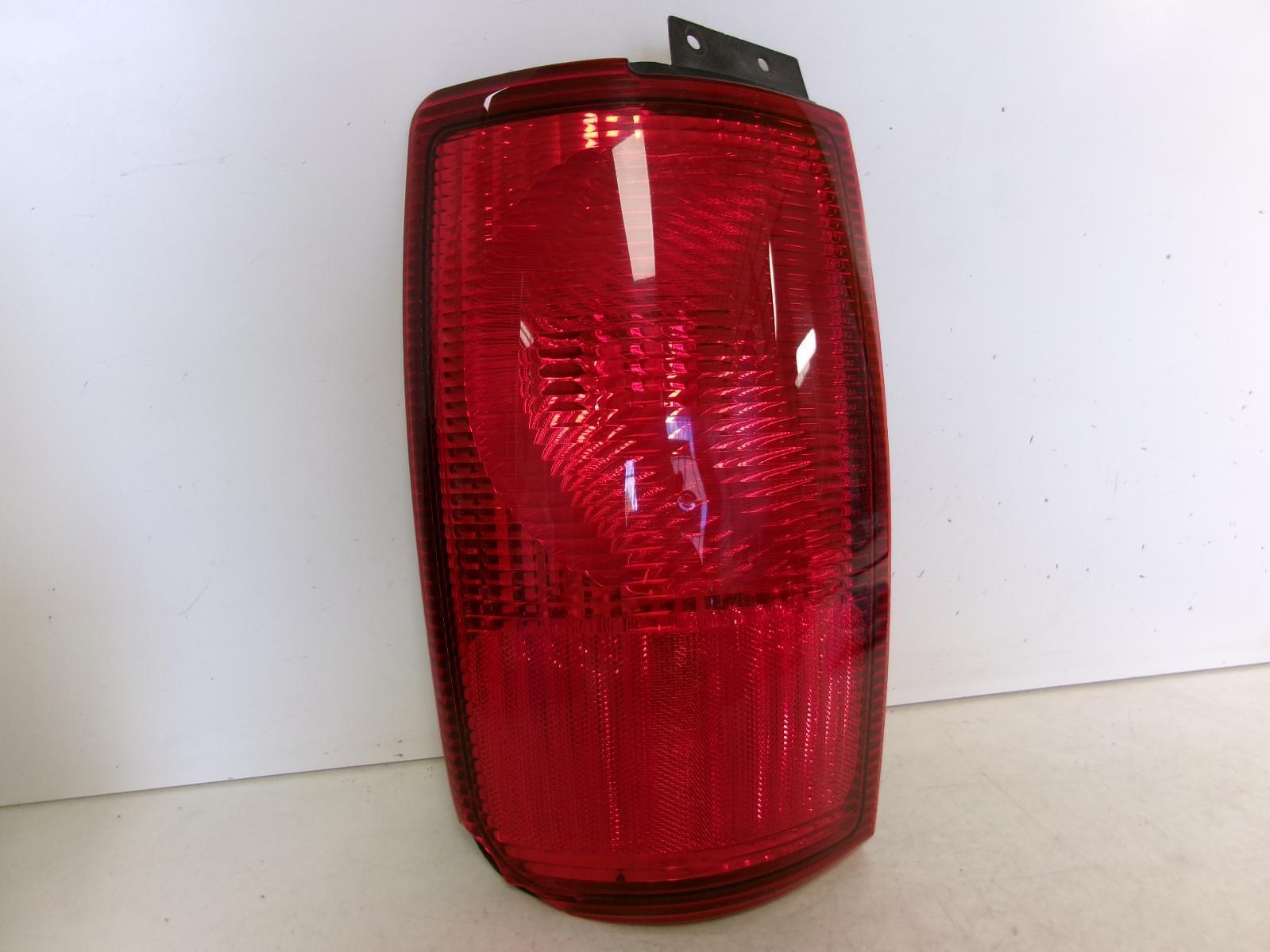 1998 1999 2000 Lincoln Navigator Driver Lh Outer Tail Light OEM