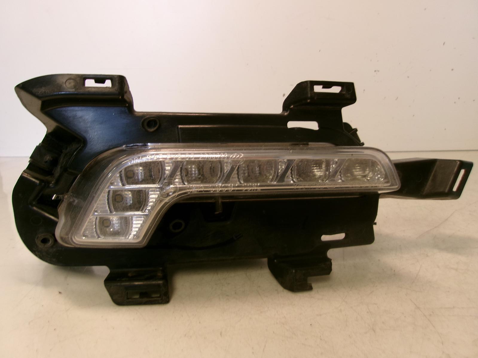 2011  Mercedes E-class E350 E300 E400 E550 Passenger Rh Led Fog Light OEM