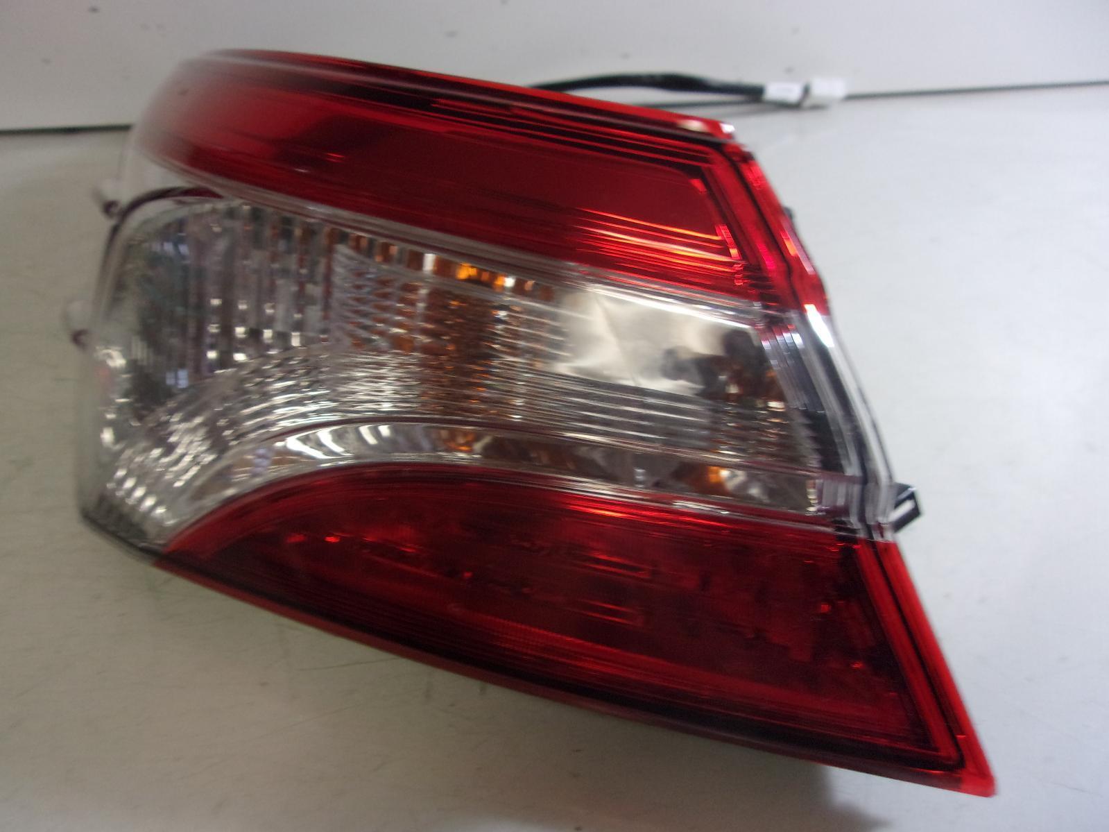 2018 2019 2020 2021 2022 Toyota Camry Driver Lh Quarter Panel Tail Light OEM