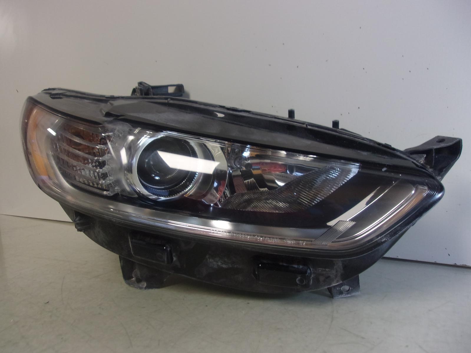 2013 2014 2015 2016 Ford Fusion Passenger RH Halogen Headlight OEM