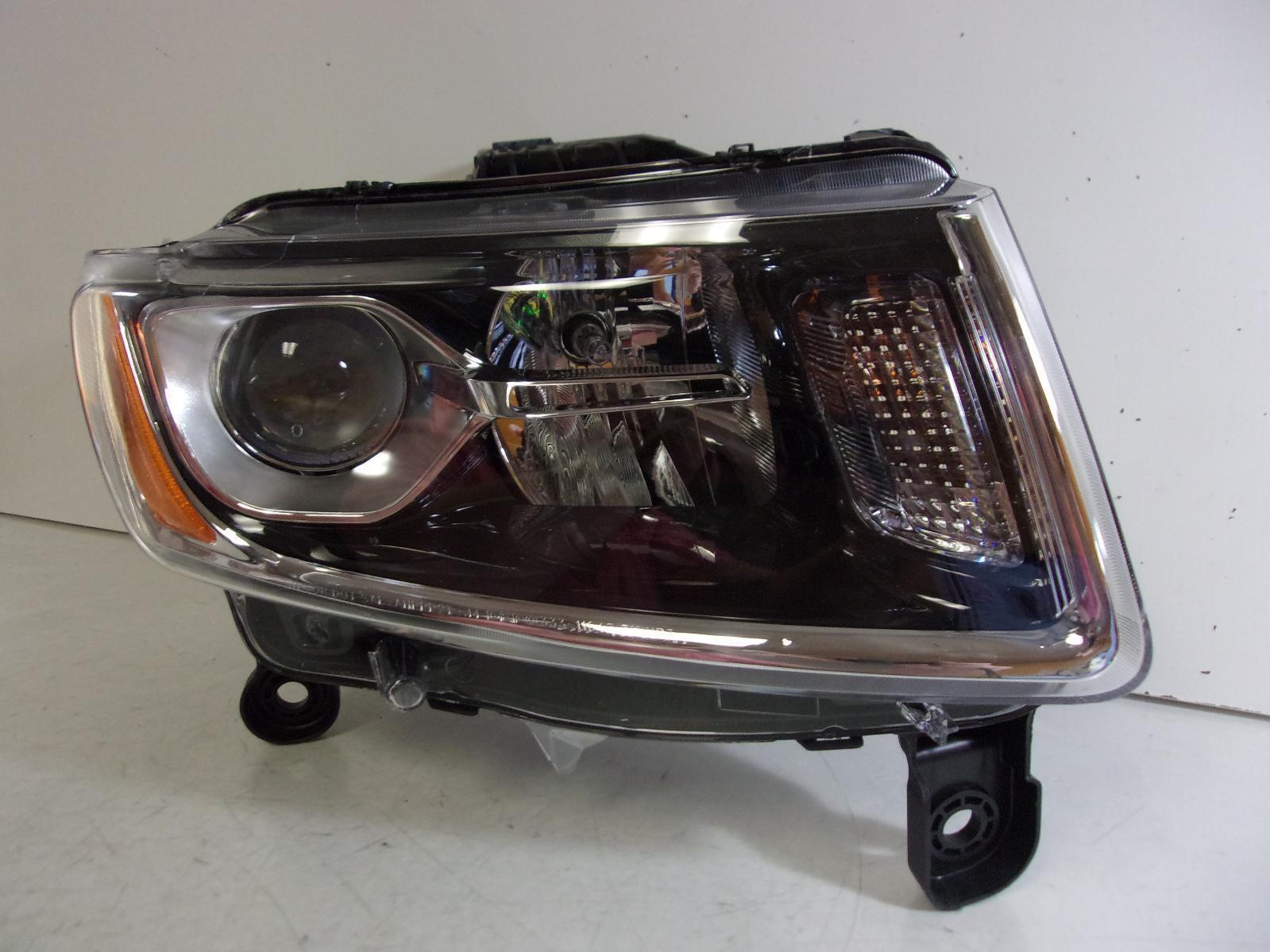 Fits 2014 2015 2016 Jeep Grand Cherokee Passenger Rh Halogen Headlight - CAPA