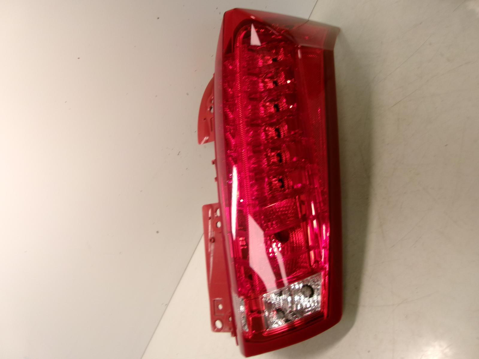 2010 2011 2012 2013 2014 2015 2016 Cadillac Srx Passenger LED Tail Light OEM