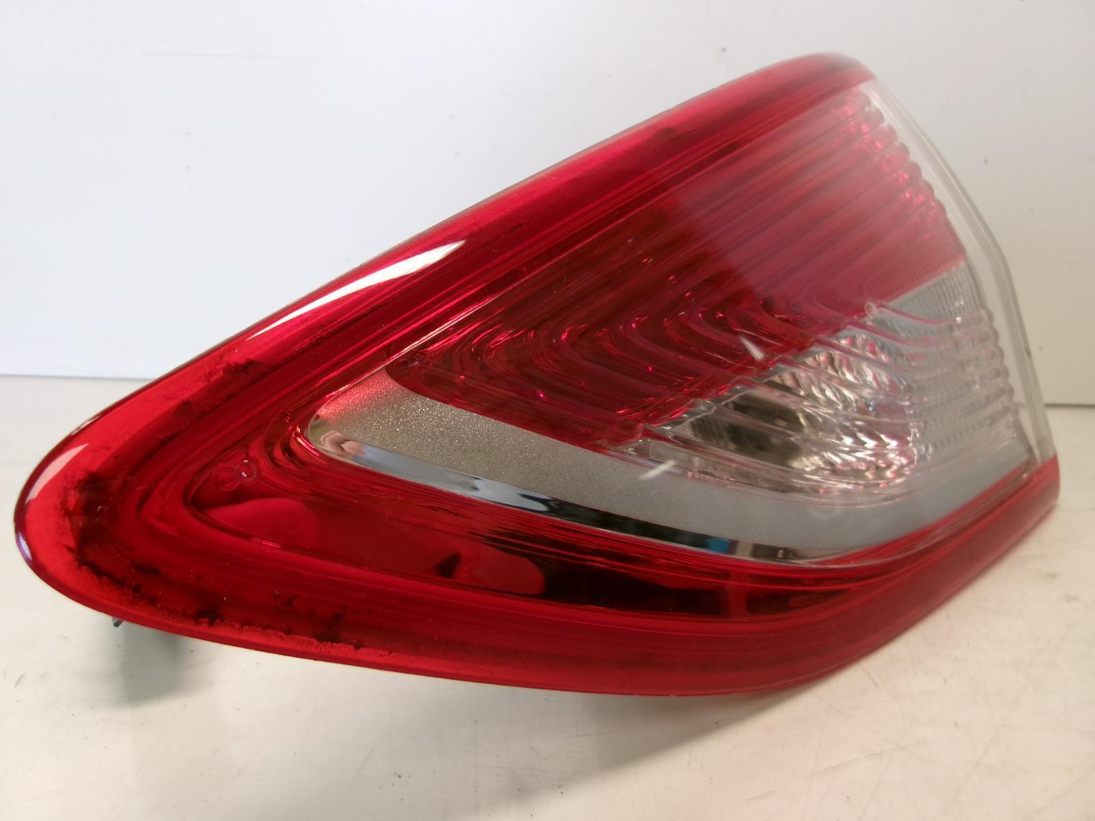 2013 2014 2015 Ford Escape Passenger Rh Inner Lid Tail Light OEM