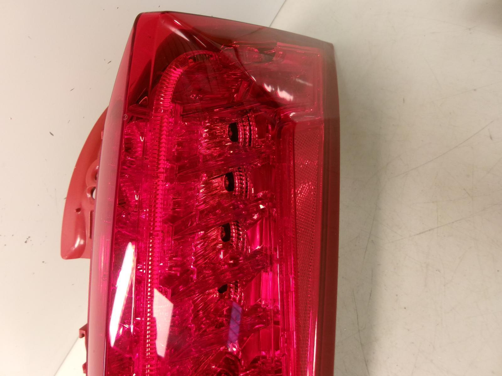 2010 2011 2012 2013 2014 2015 2016 Cadillac Srx Passenger LED Tail Light OEM