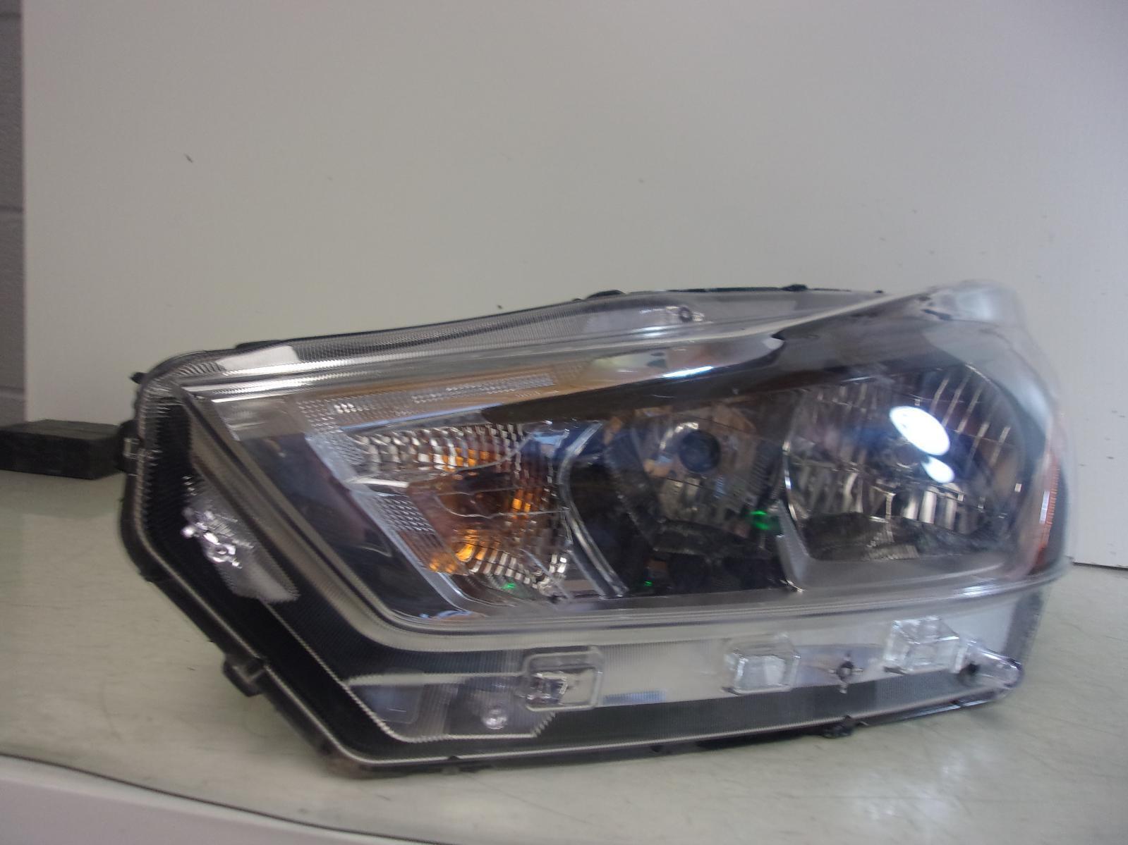 2018 2019 2020 Nissan Kicks Driver Lh Halogen Headlight OEM