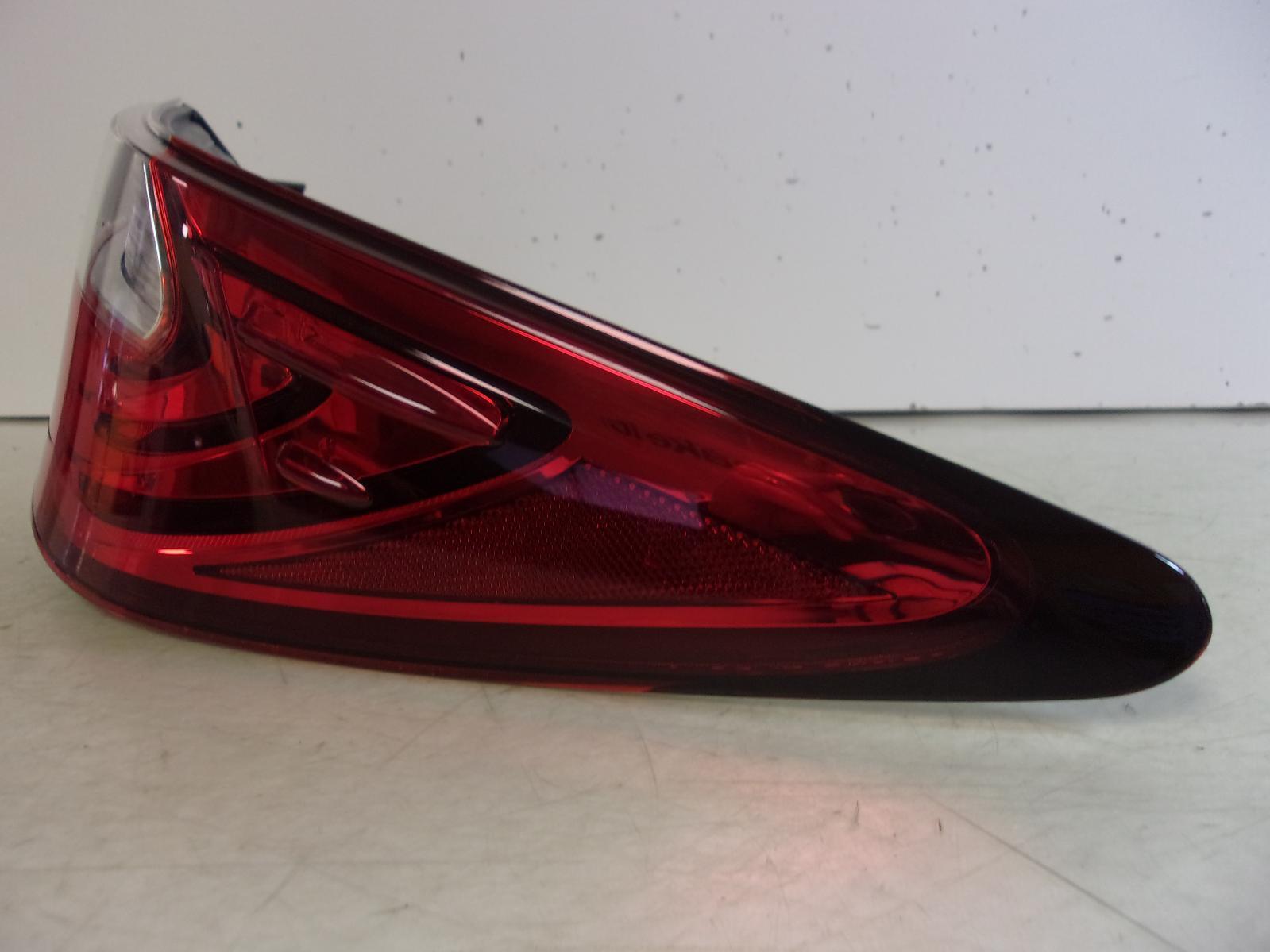 2013 2014 2015 Lexus ES350 Passenger RH Quarter Panel Tail Light OEM