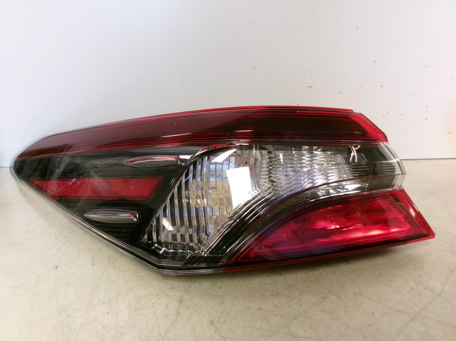 2018 2019 Toyota Camry Driver Lh Outer Black Trim Quarter Panel Tail Light OEM - 0