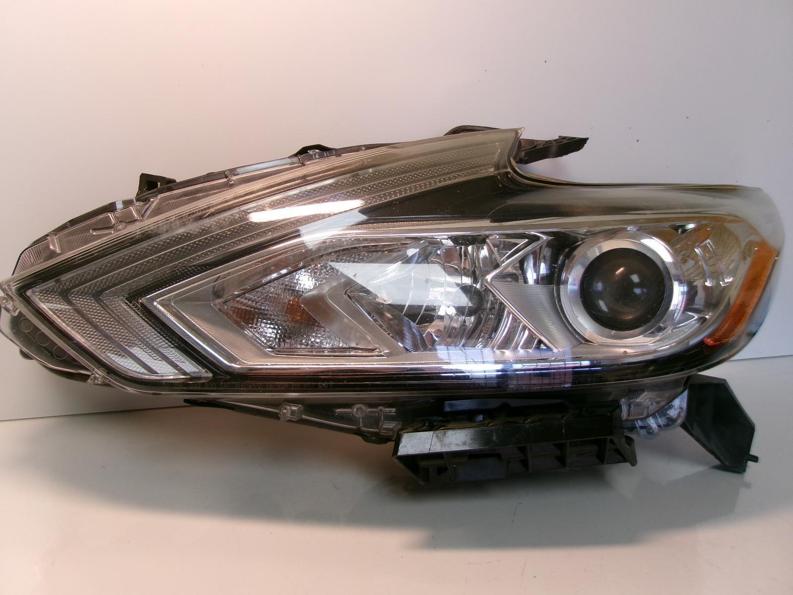 2016 2017 2018 Nissan Altima Driver Lh Halogen Headlight OEM