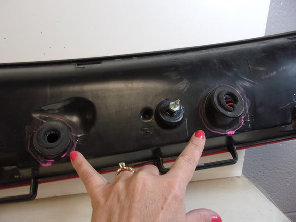 2010 - 2019 Lincoln MKT Rear Center Inner Tail Light Bar with Camera OEM