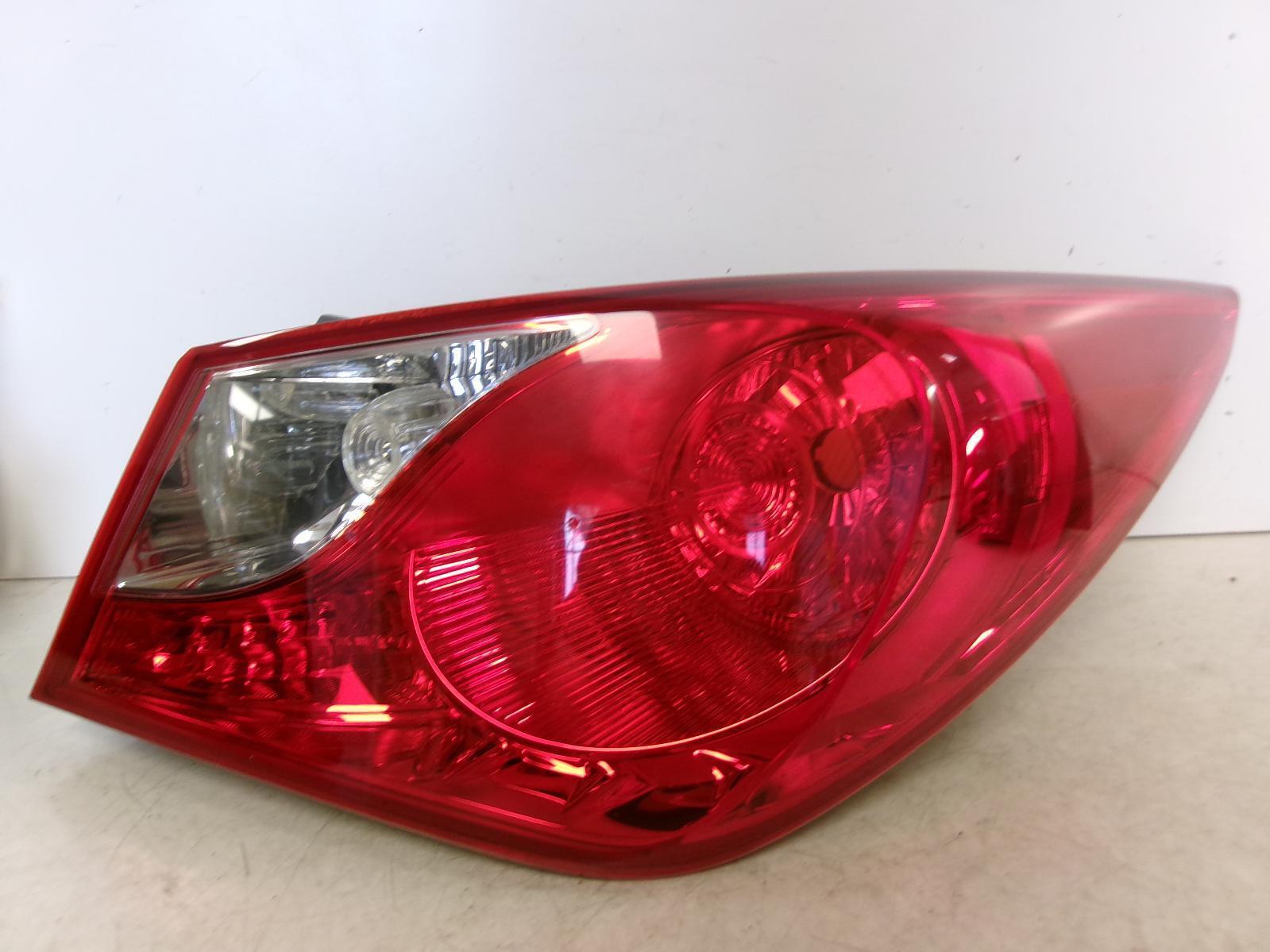 2011 - 2014 Hyundai Sonata Passenger RH Incandescent Outer Tail Light OEM