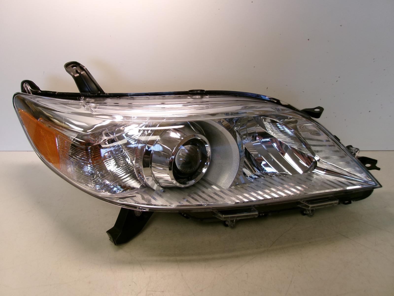 Fits 2015 - 2020 Toyota Sienna Passenger Rh Halogen Headlight W/o Led