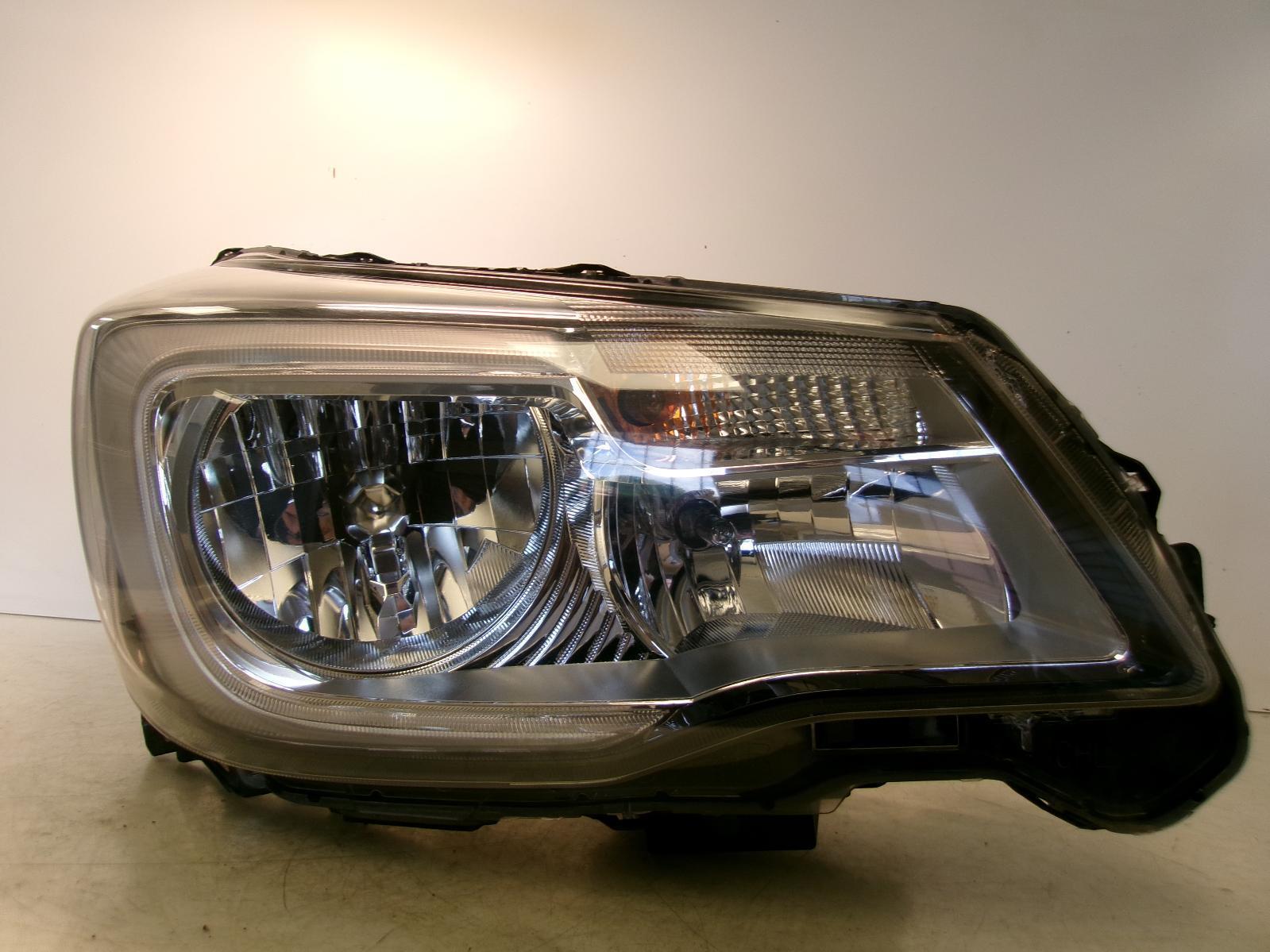 2017 2018 Subaru Forester Passenger Rh Halogen Headlight OEM