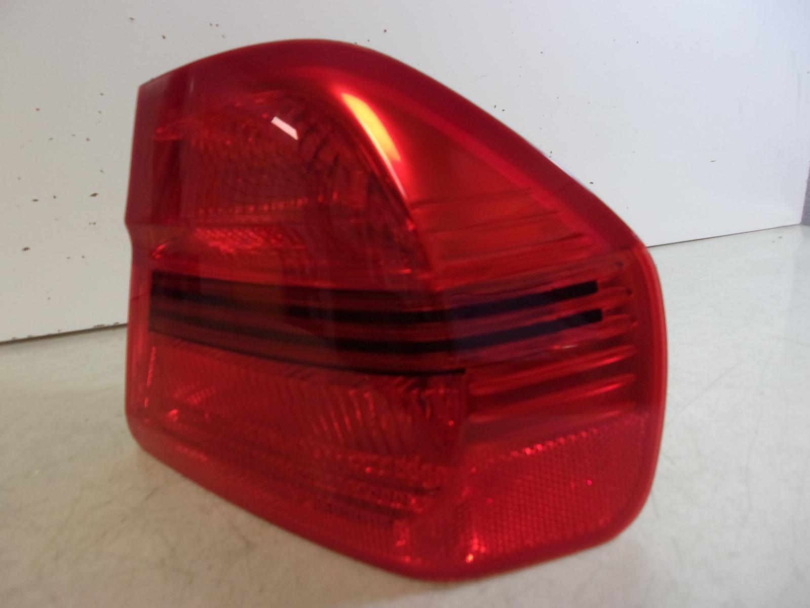 2006 2007 2008 BMW 3-Series Sedan Passenger RH Tail Light OEM