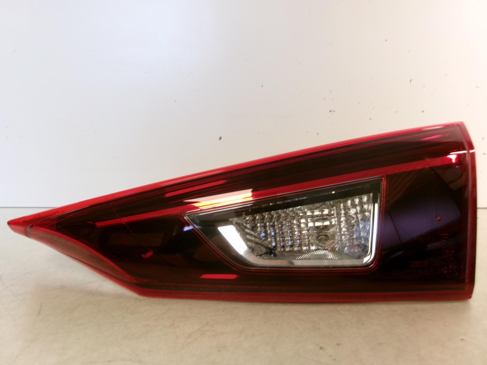 2014 Mazda 3 Passenger Rh Inner Incandescent Lid Tail Light OEM