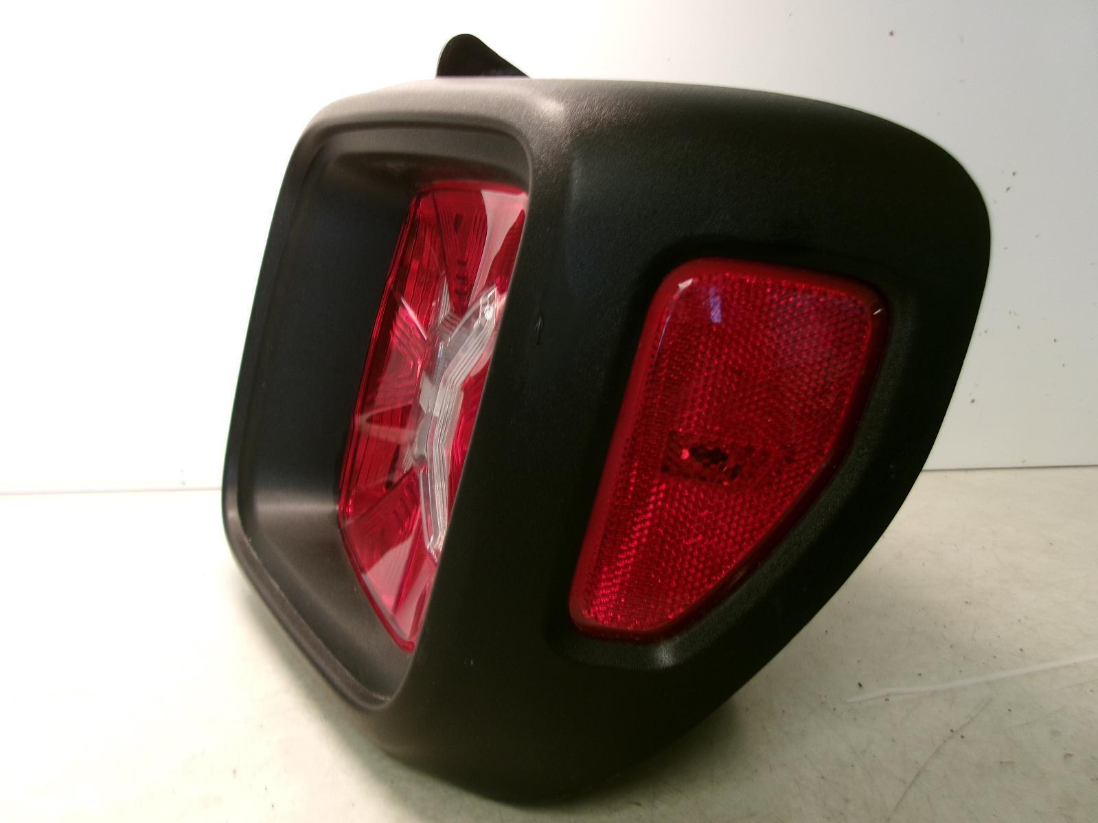 2015 2016 2017 2018 Jeep Renegade Passenger Rh Outer Black Tail Light OEM