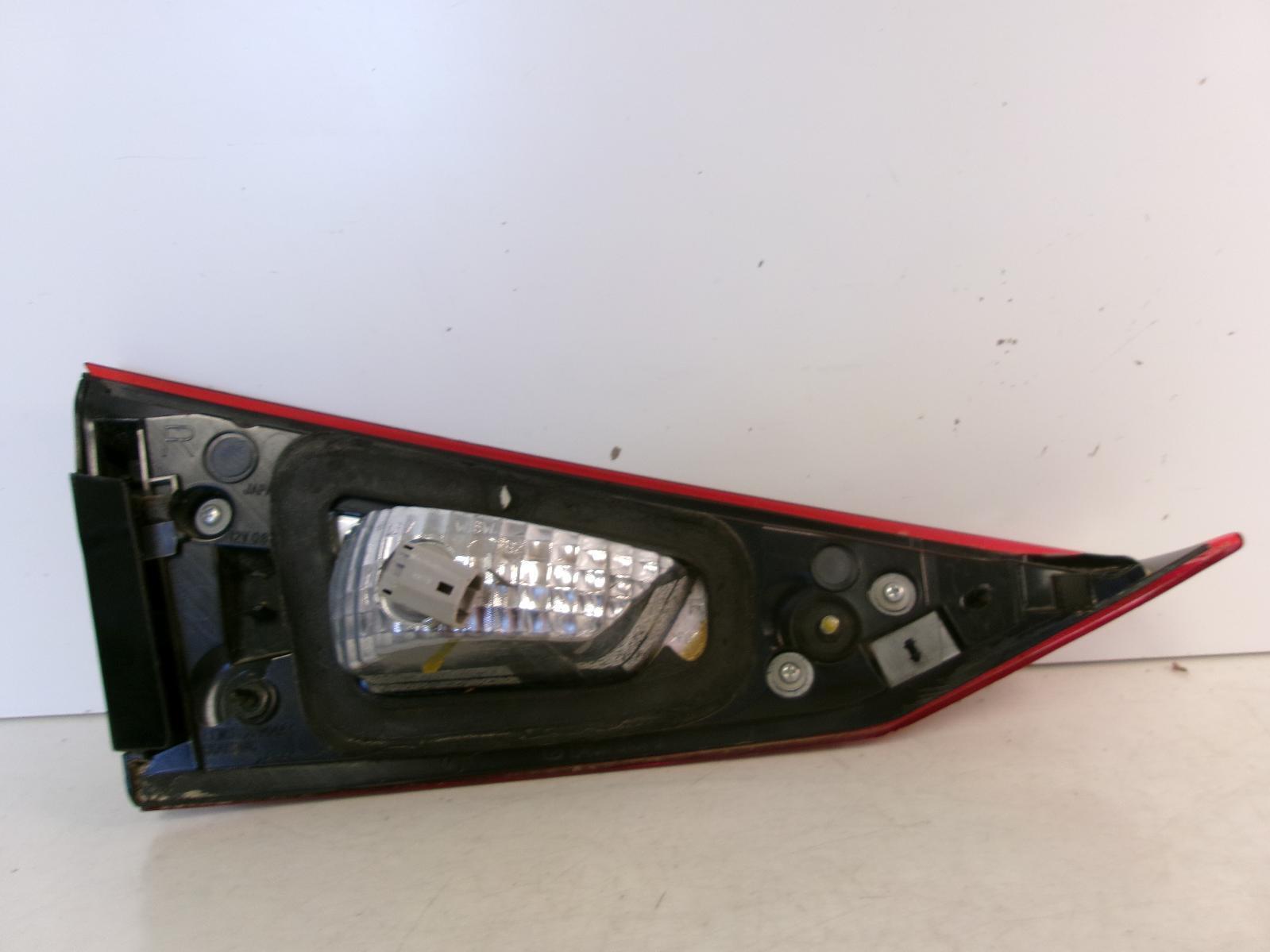 2014 Mazda 3 Passenger Rh Inner Incandescent Lid Tail Light OEM