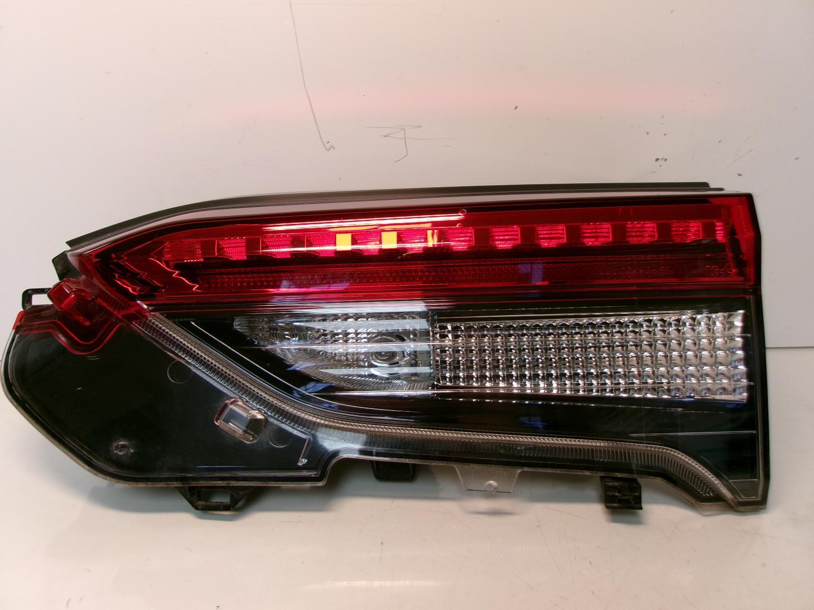 2019 2020 2021 2022 Toyota Rav4 Passenger Rh Inner Lift Gate Tail Light OEM