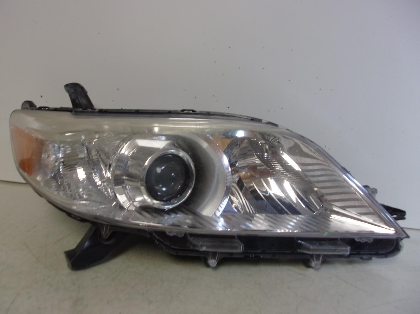 2011 2012 2013 2014 Toyota Sienna Passenger RH Xenon HID Headlight OEM