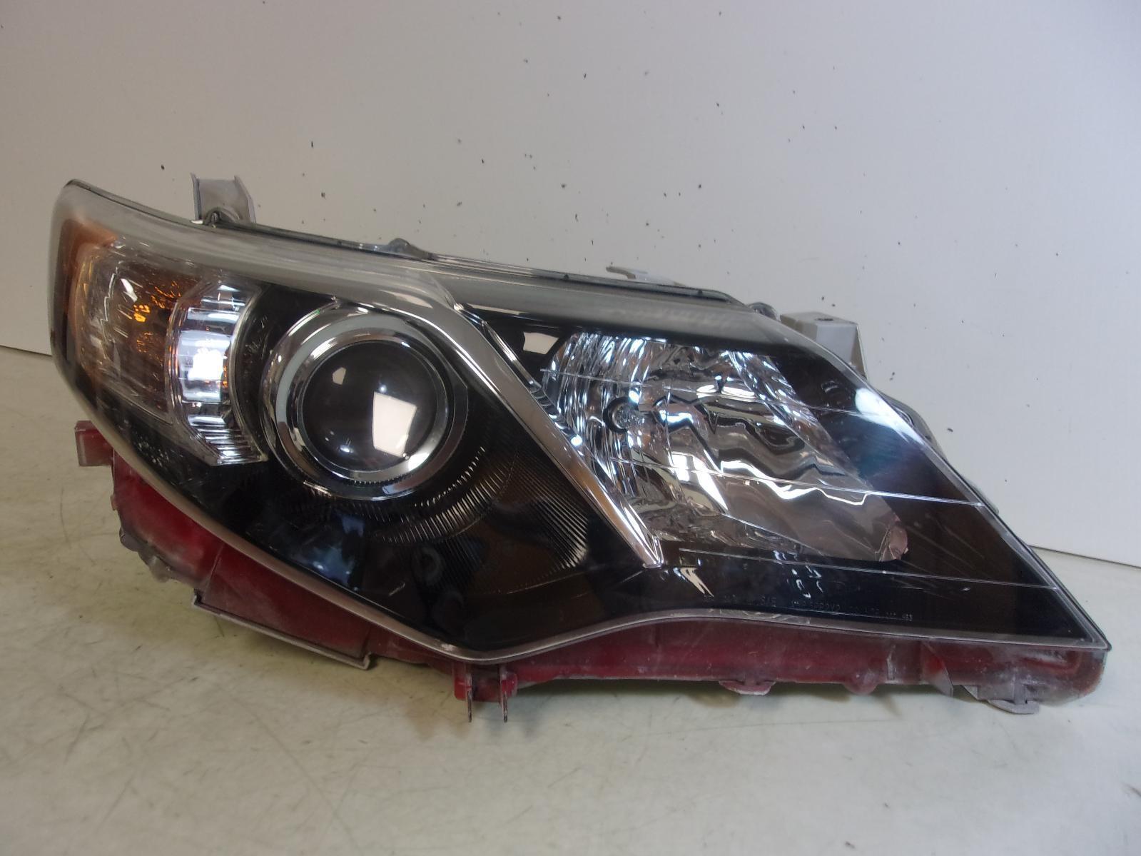 2012 2013 2014 Toyota Camry Se Passenger Rh Black Trim Halogen Headlight OEM