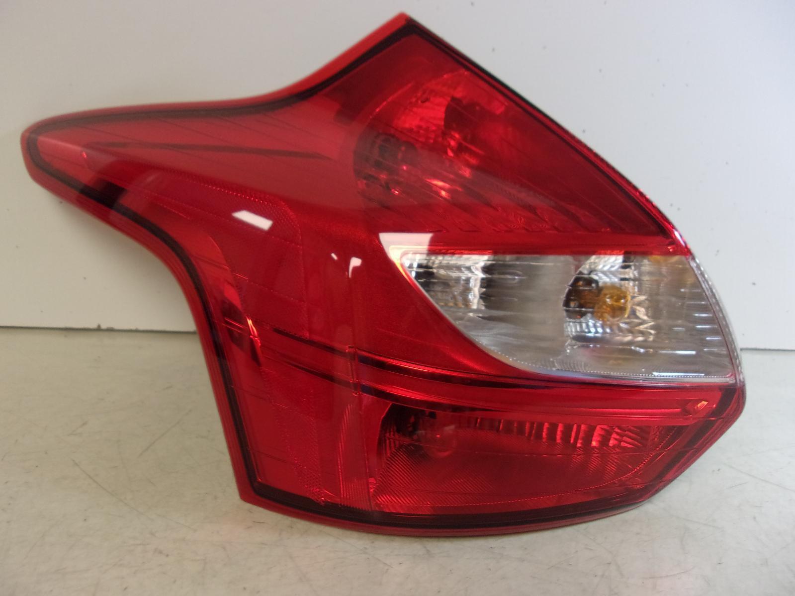 2012 2013 2014 Ford Focus Hatchback Driver LH Tail Light OEM