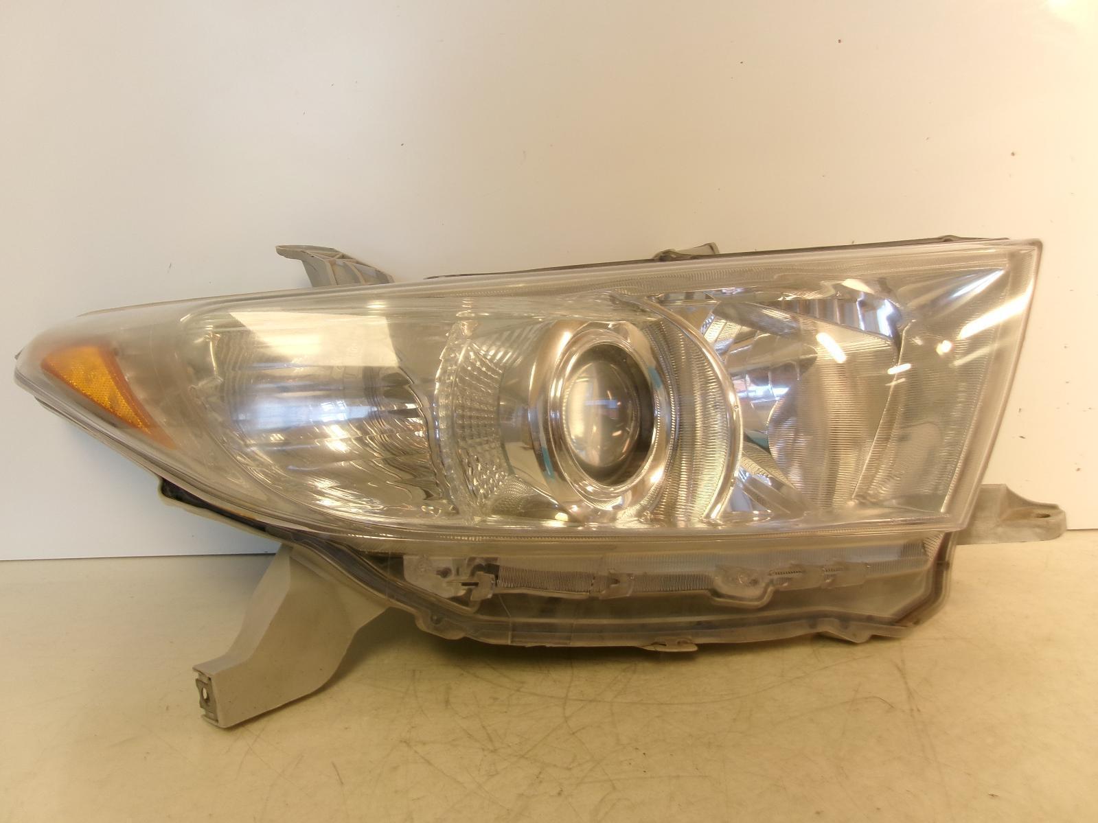 2011 2012 2013 Toyota Highlander Passenger Rh Halogen Headlight OEM - 0