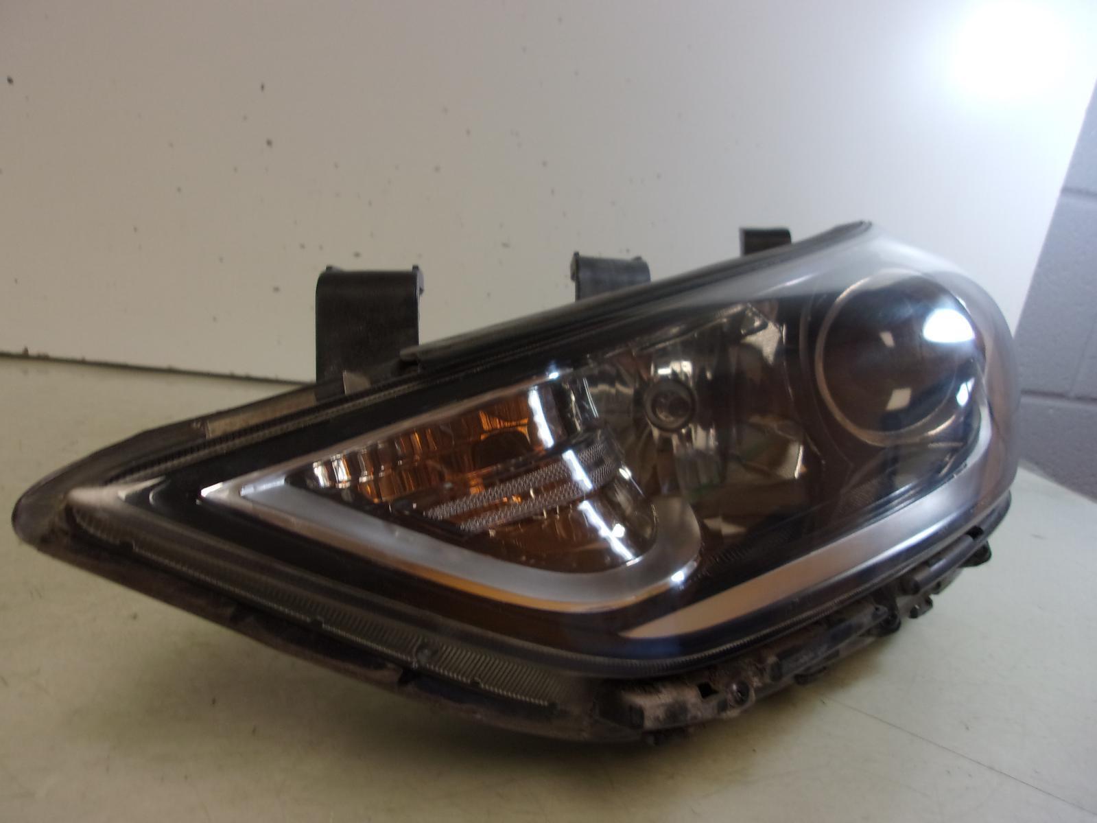 2017 2018 Hyundai Elantra Driver LH Halogen Headlight OEM