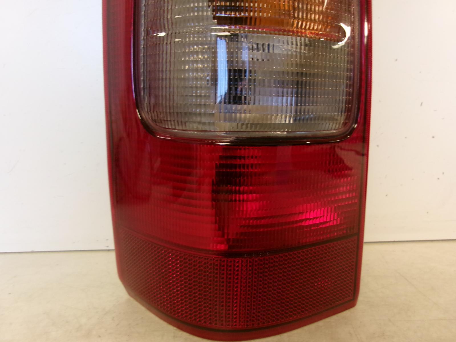 1997-2005 Chevrolet Venture / 1999-2005 Montana Driver LH Tail Light OEM