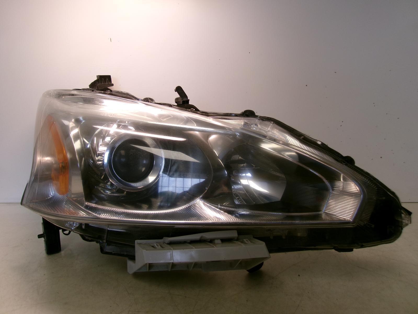 2014 2015 Nissan Altima Sedan Passenger Rh Halogen Headlight OEM