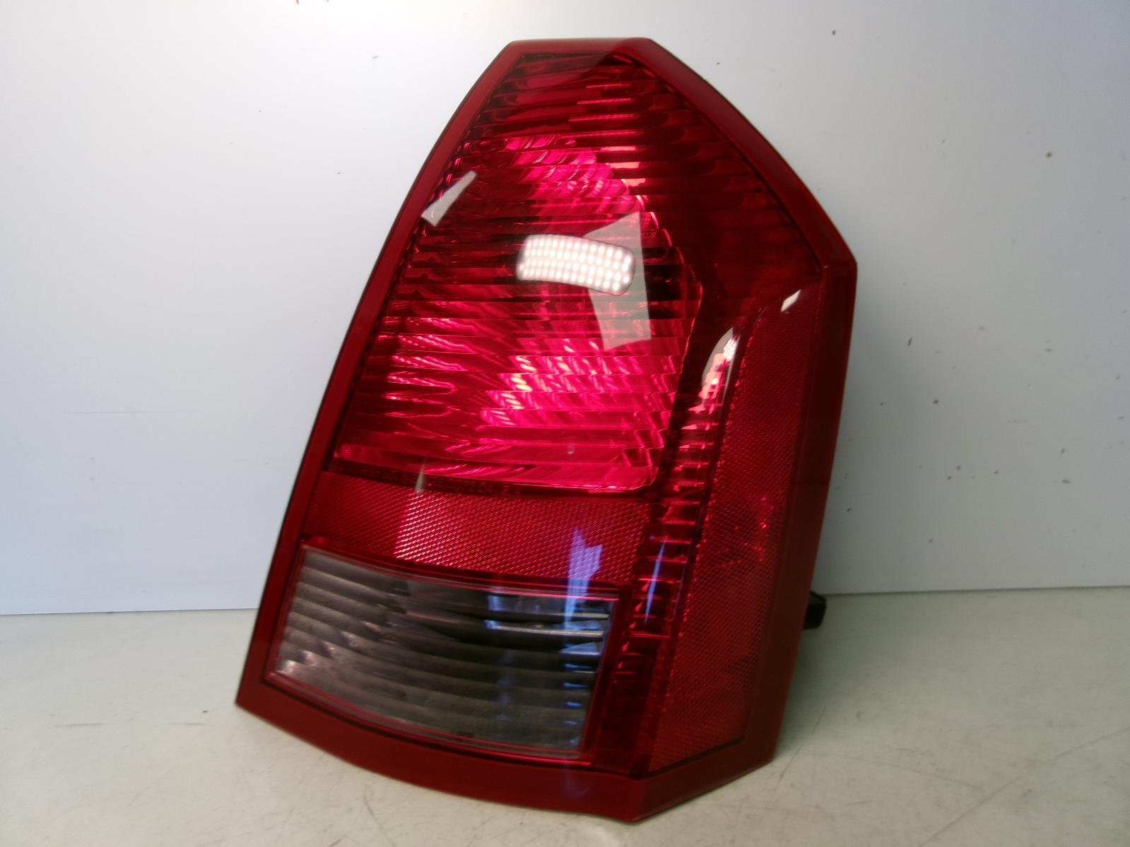 2005 2006 2007 Chrysler 300 C Model Srt8 Passenger Rh Outer Tail Light OEM