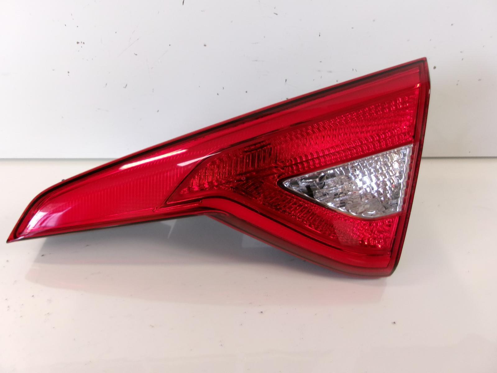 2015 2016 2017 Hyundai Sonata Passenger Rh Lid Inner Incandescent Tail Light OEM