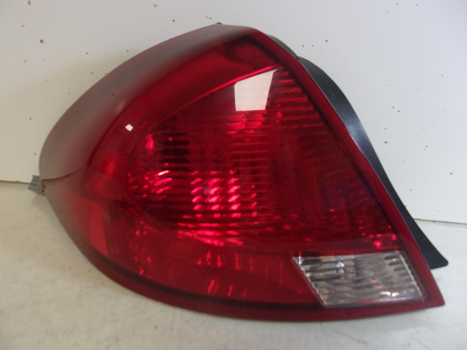 2000 2001 2002 2003 Ford Taurus Sedan Driver LH Tail Light OEM