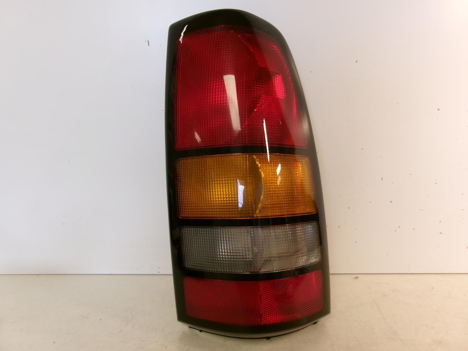 Fits 1999 2000 2001 2002 Chevrolet Silverado 1500 Fleetside Outer Tail Light