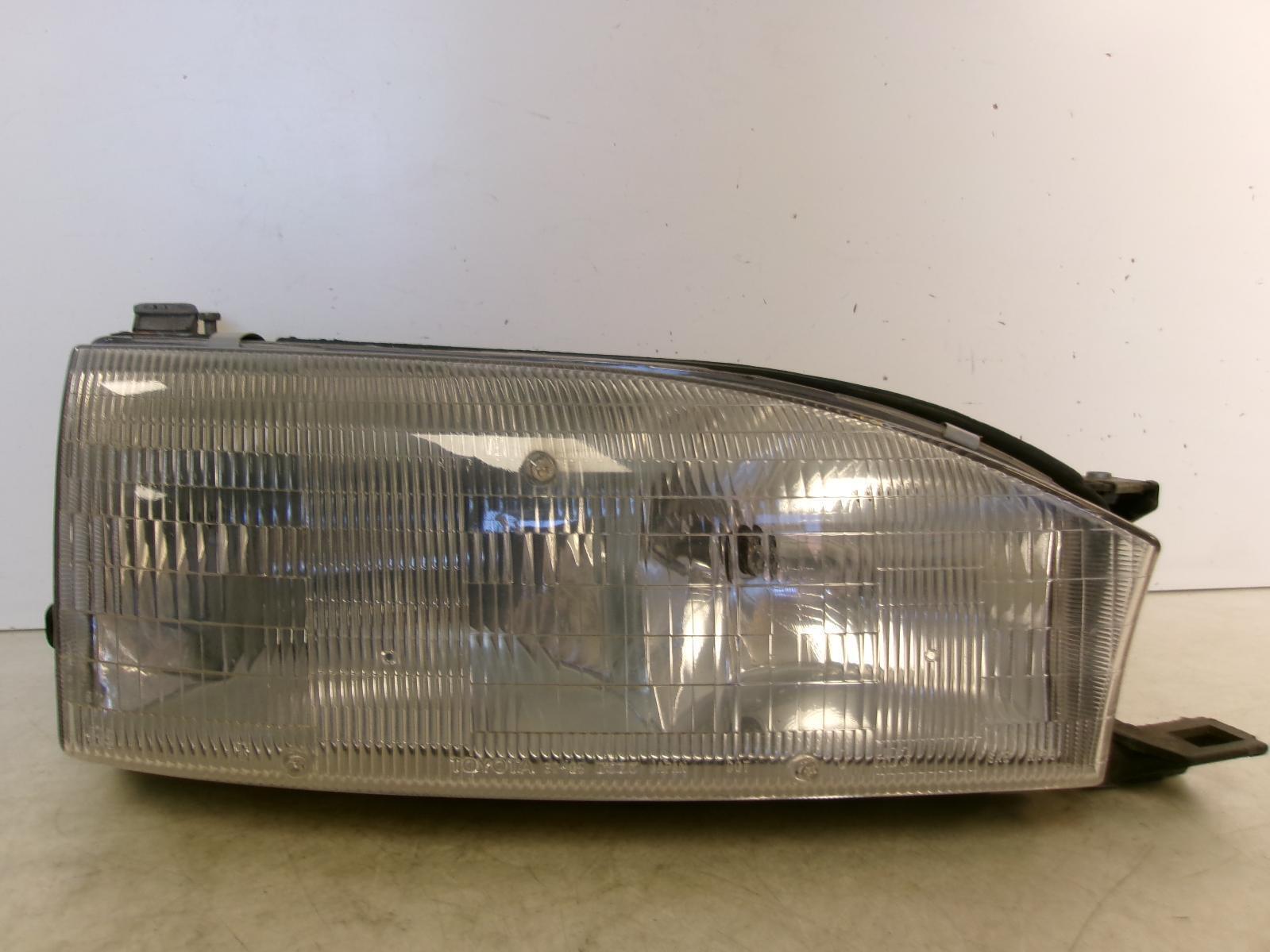 1992 1993 1994 Toyota Camry Passenger RH Halogen Headlight OEM - 0