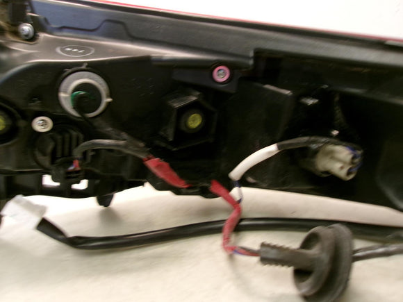 2018 2019 Toyota Camry Driver Lh Outer Incandescent Signal Tail Light OEM