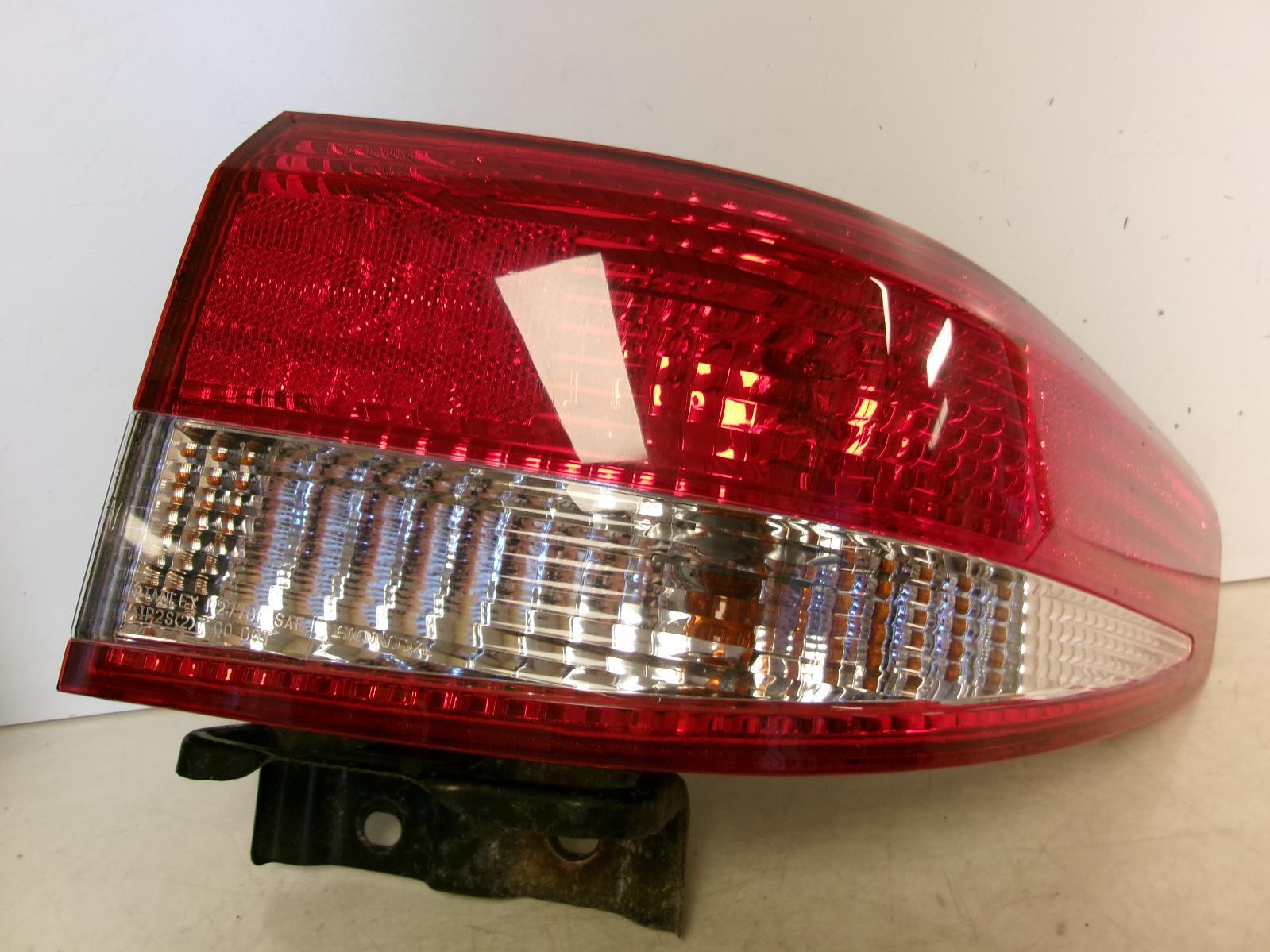 2003 2004 Honda Accord Passenger Rh Outer Quarter Panel Tail Light OEM