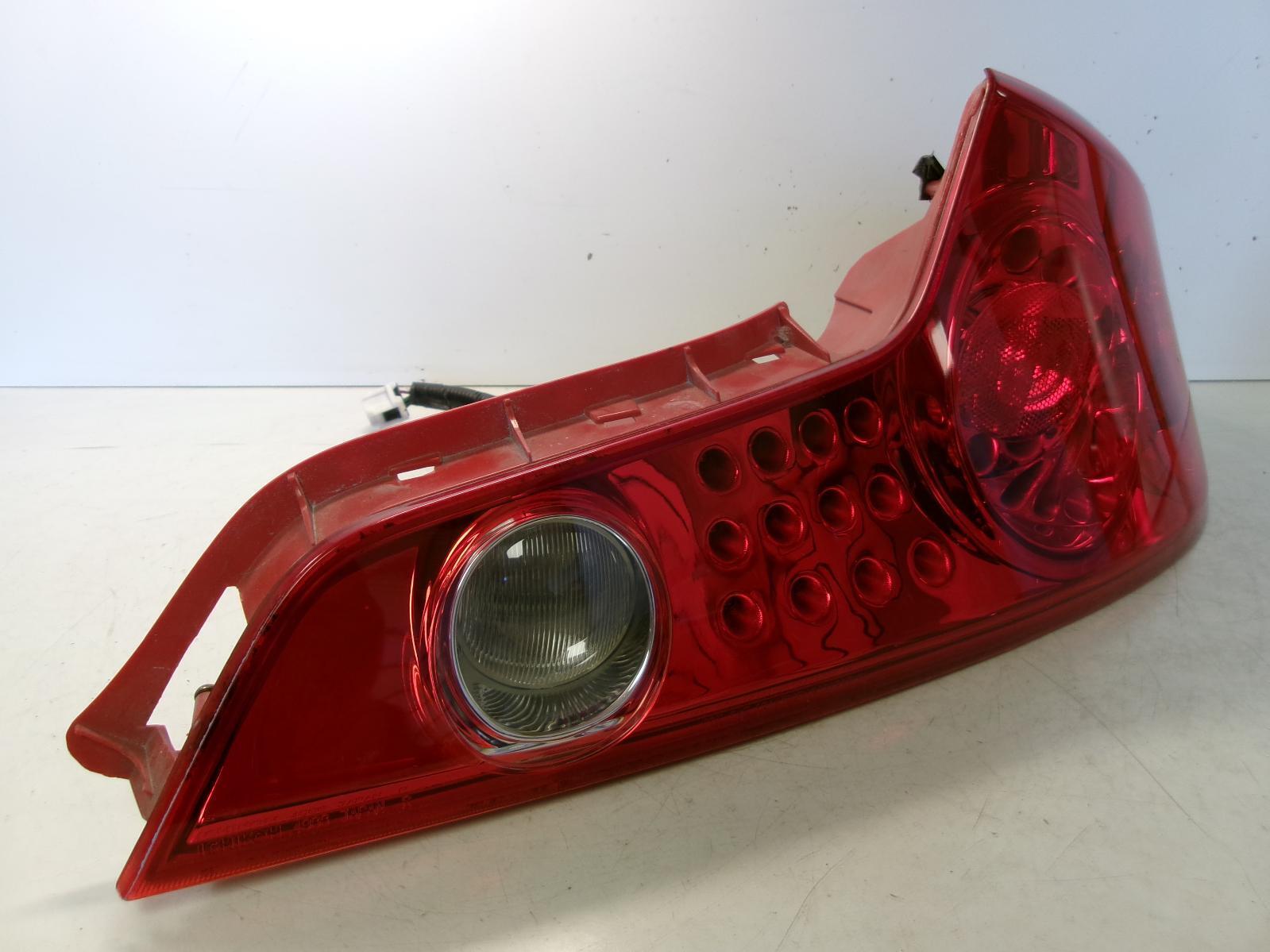 2007 Infiniti G35 Coupe Passenger Rh Outer Quarter Panel Tail Light OEM