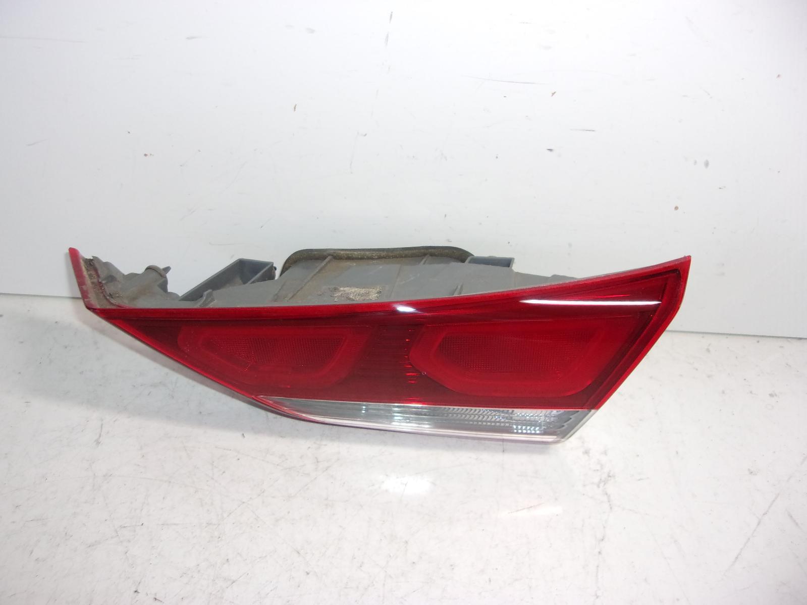 2017 2018 Hyundai Elantra Sedan Passenger Rh Inner Lid Tail Light OEM