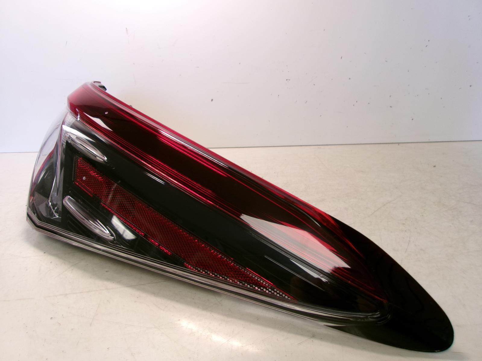 2018 2019 Toyota Camry Passenger Rh Outer Smoked Tail Light OEM