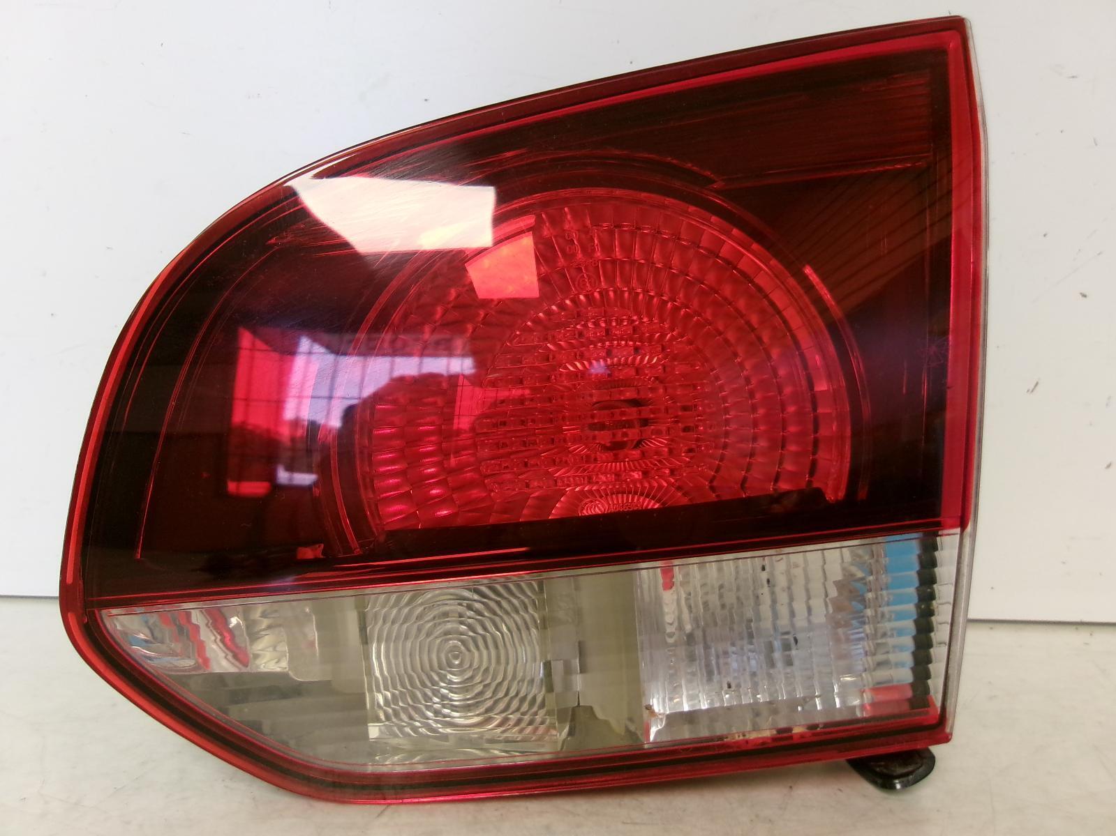 2010 2011 Volkswagen Golf Passenger Rh Inner Lid Tail Light OEM